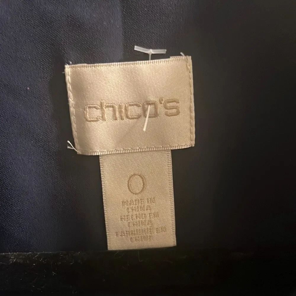 ✨Chicos Ruffle-Front Sz 0 Shirt✨ - Picture 8 of 9